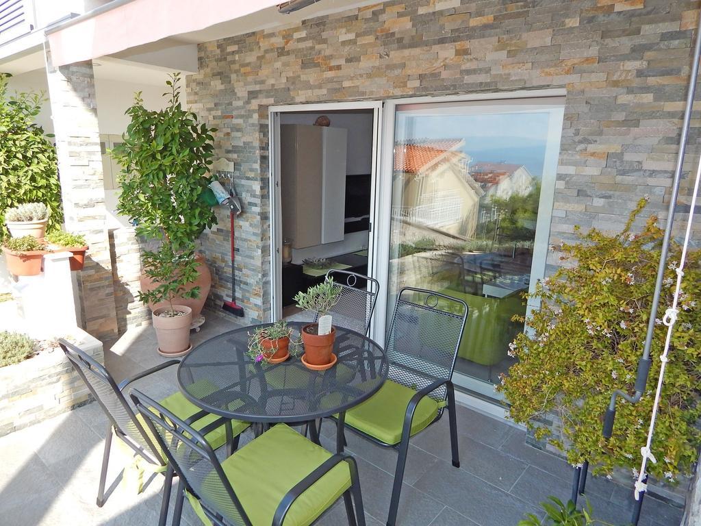 Lavander Apartments Omis Дуче Екстер'єр фото